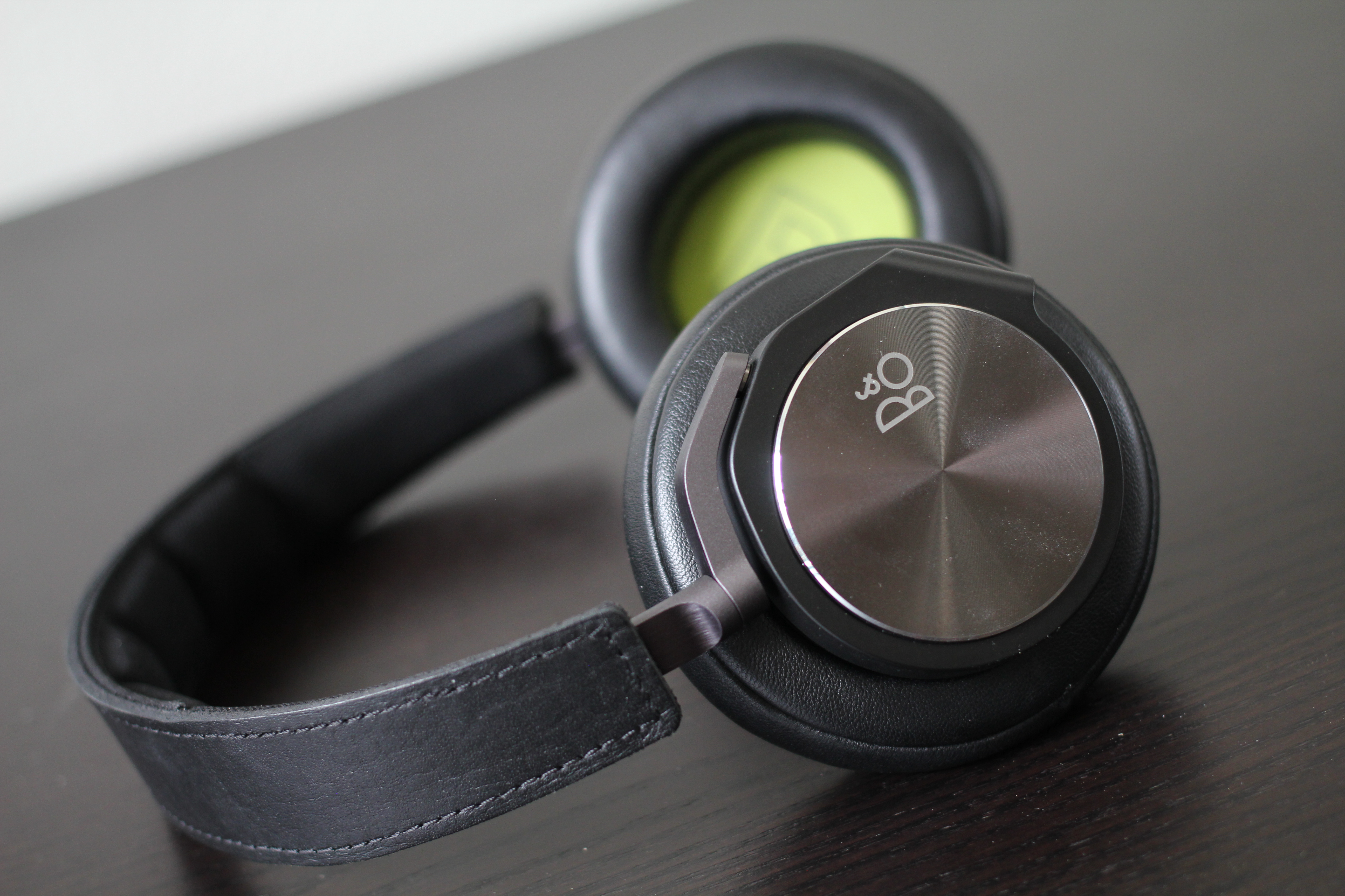 B&O BeoPlay H6