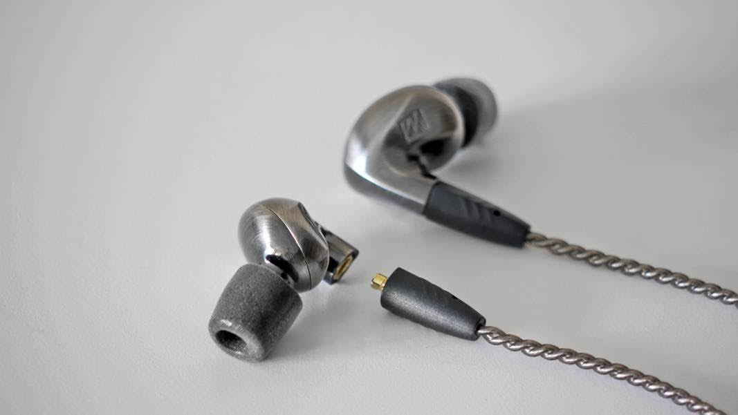 MEE Audio Pinnacle P1 Review - Wonderfully Natural and Neutral 